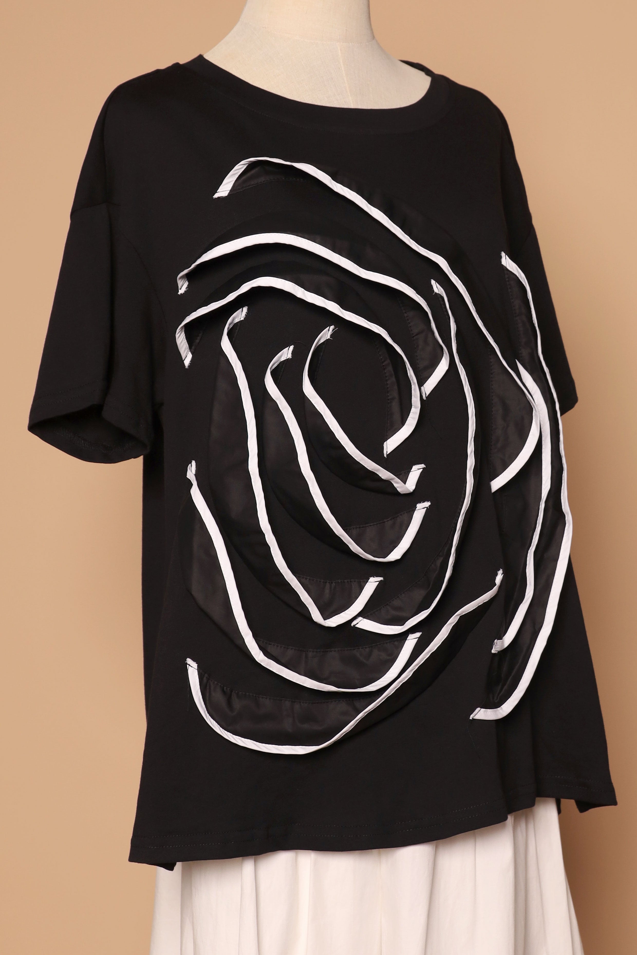 PO - Baeri Rosette Top in Black