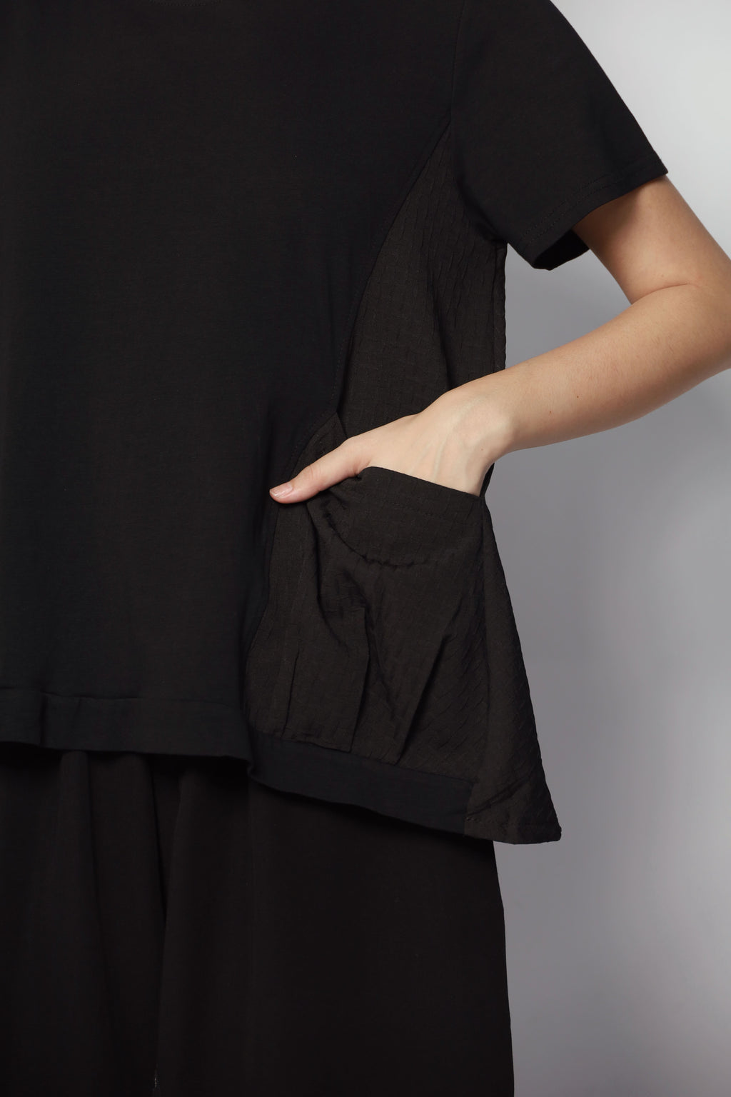 Brion Pocket Top in Black
