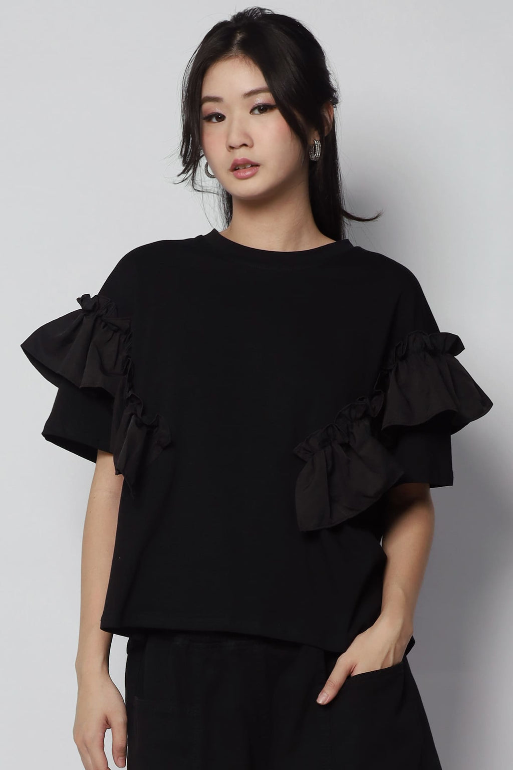 Caran Frill Top in Black