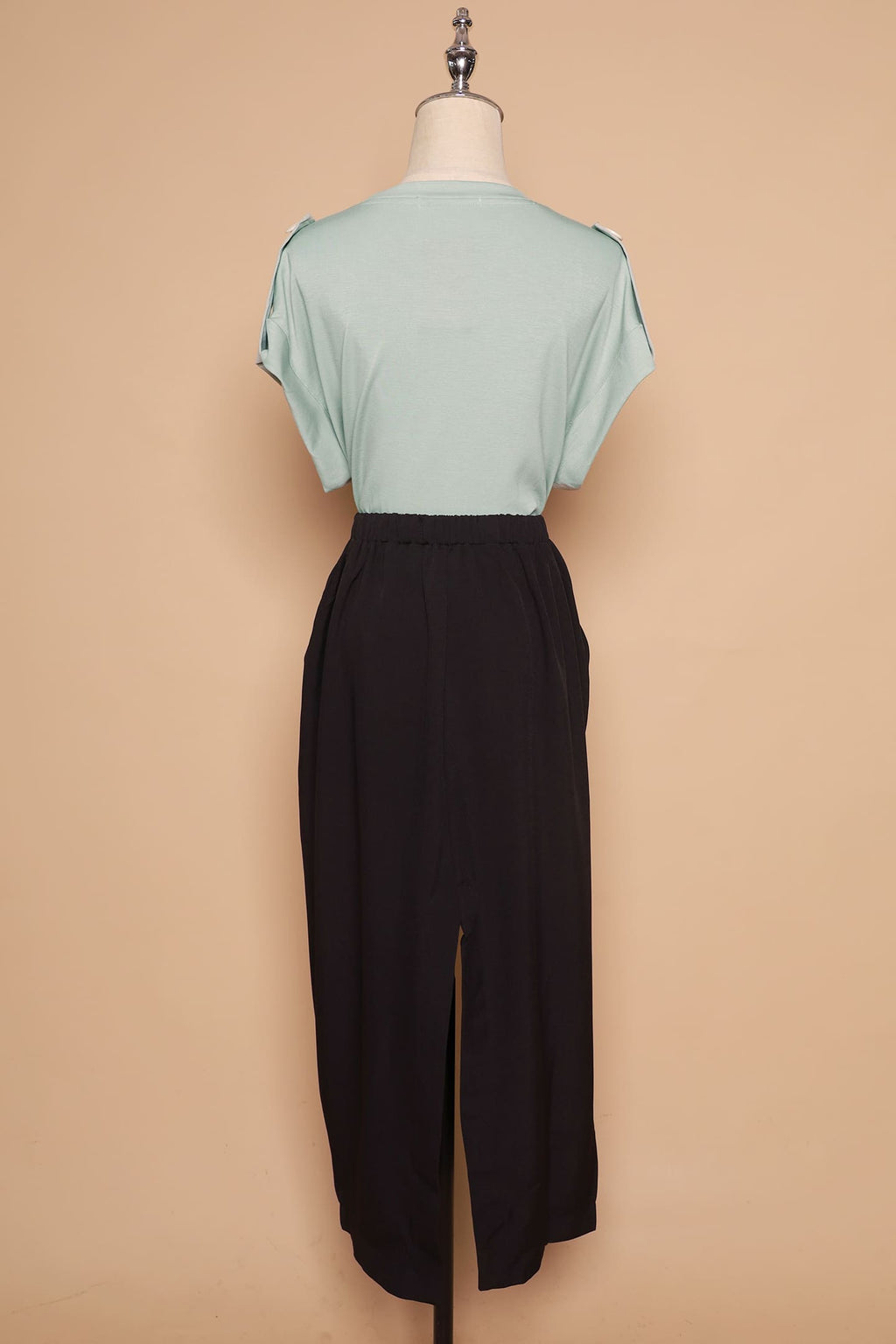 PO - Cyra Slit Skirt in Black