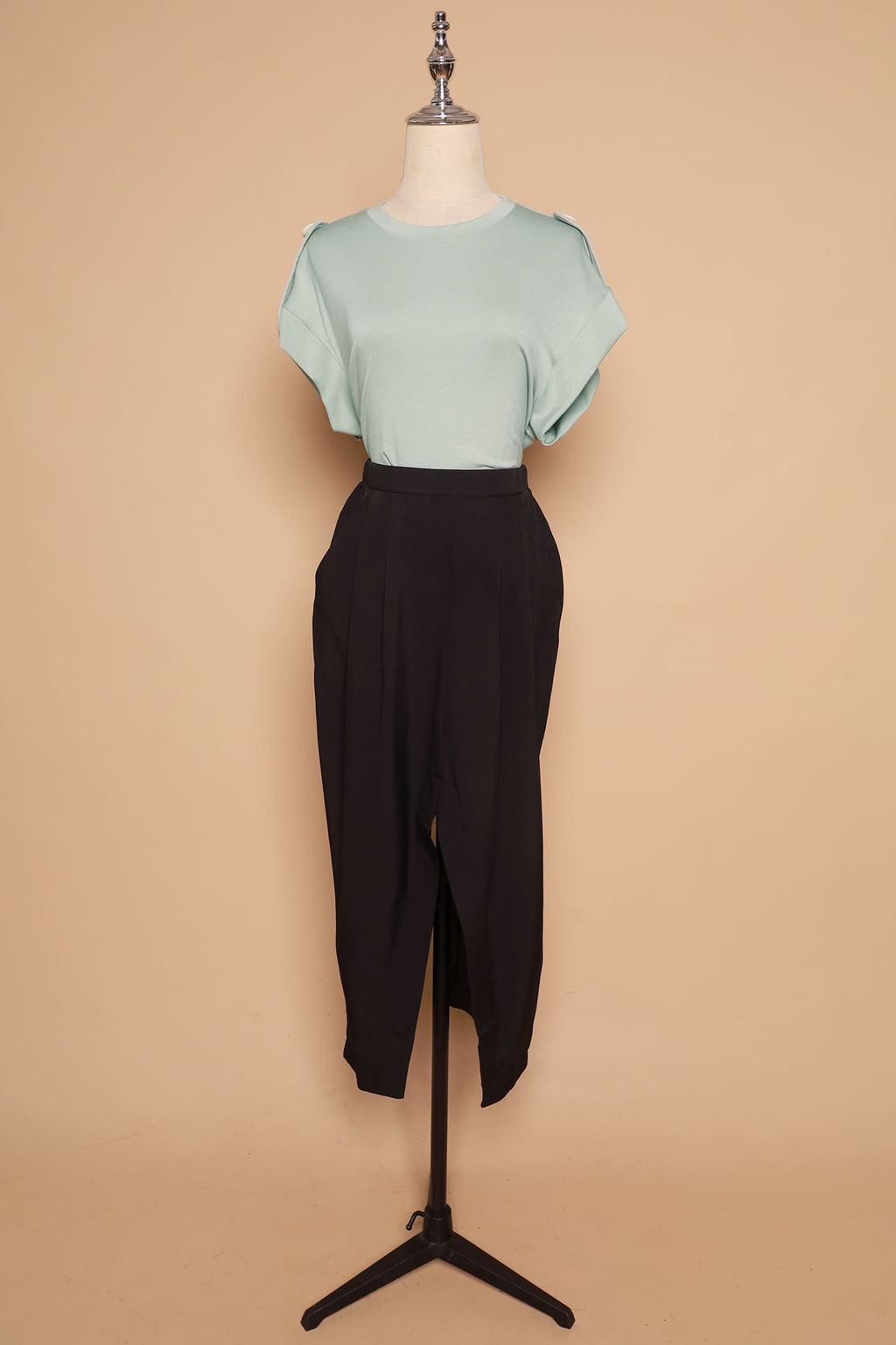 PO - Cyra Slit Skirt in Black