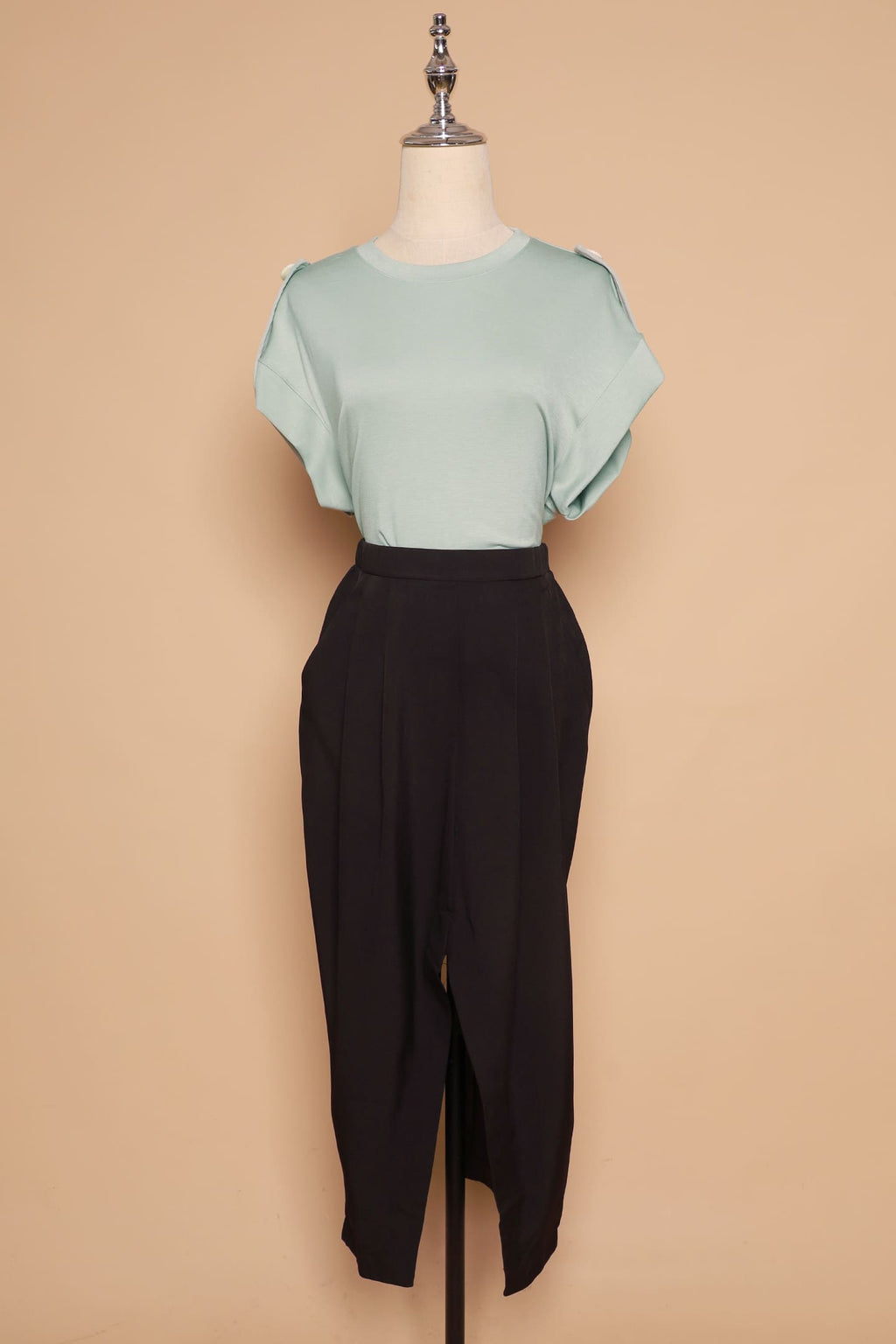 PO - Cyra Slit Skirt in Black