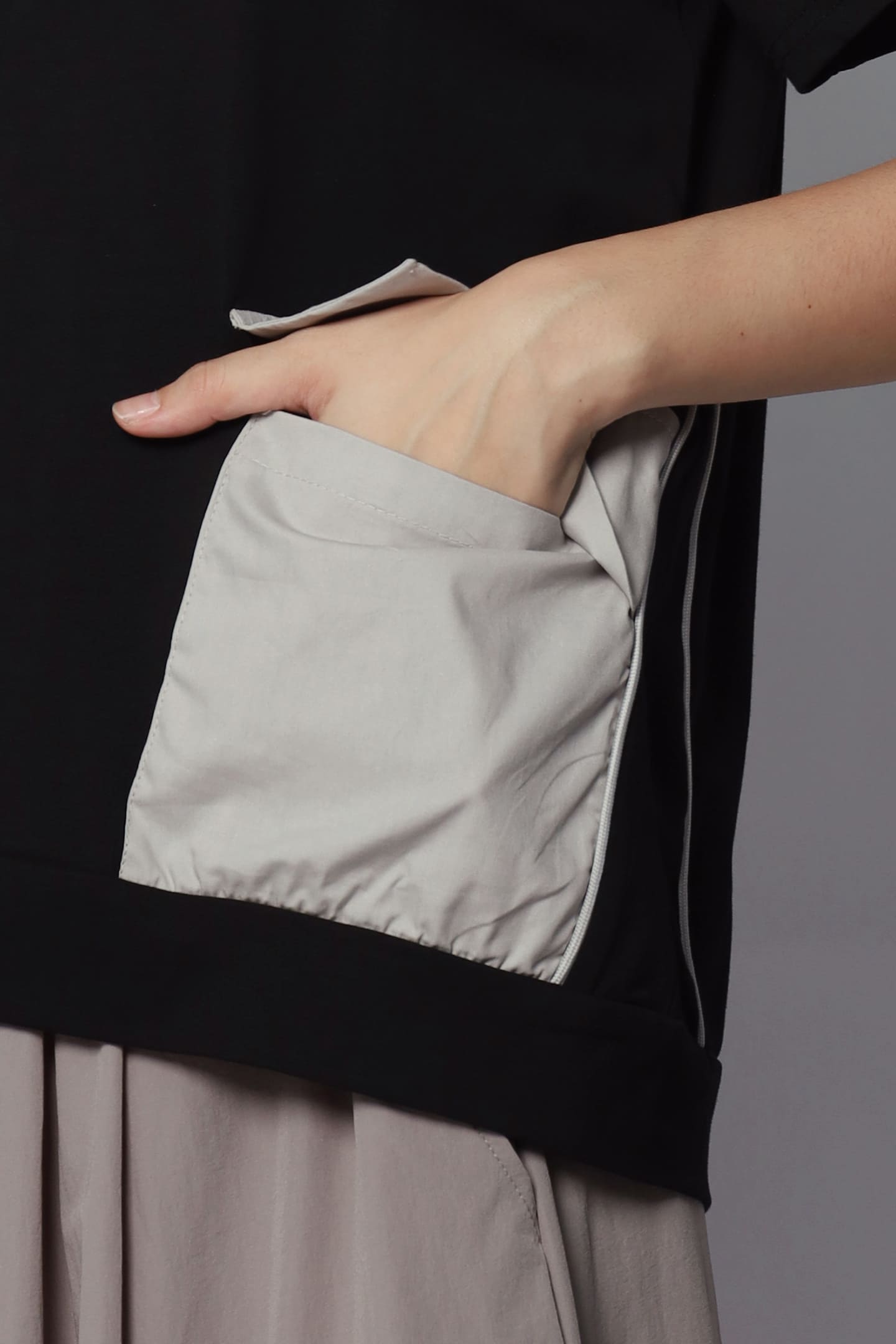 Handie Pocket Top in Black