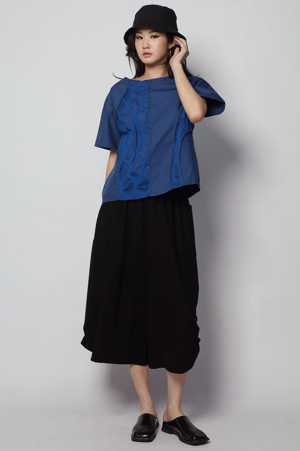 Harn Oval Top in Blue