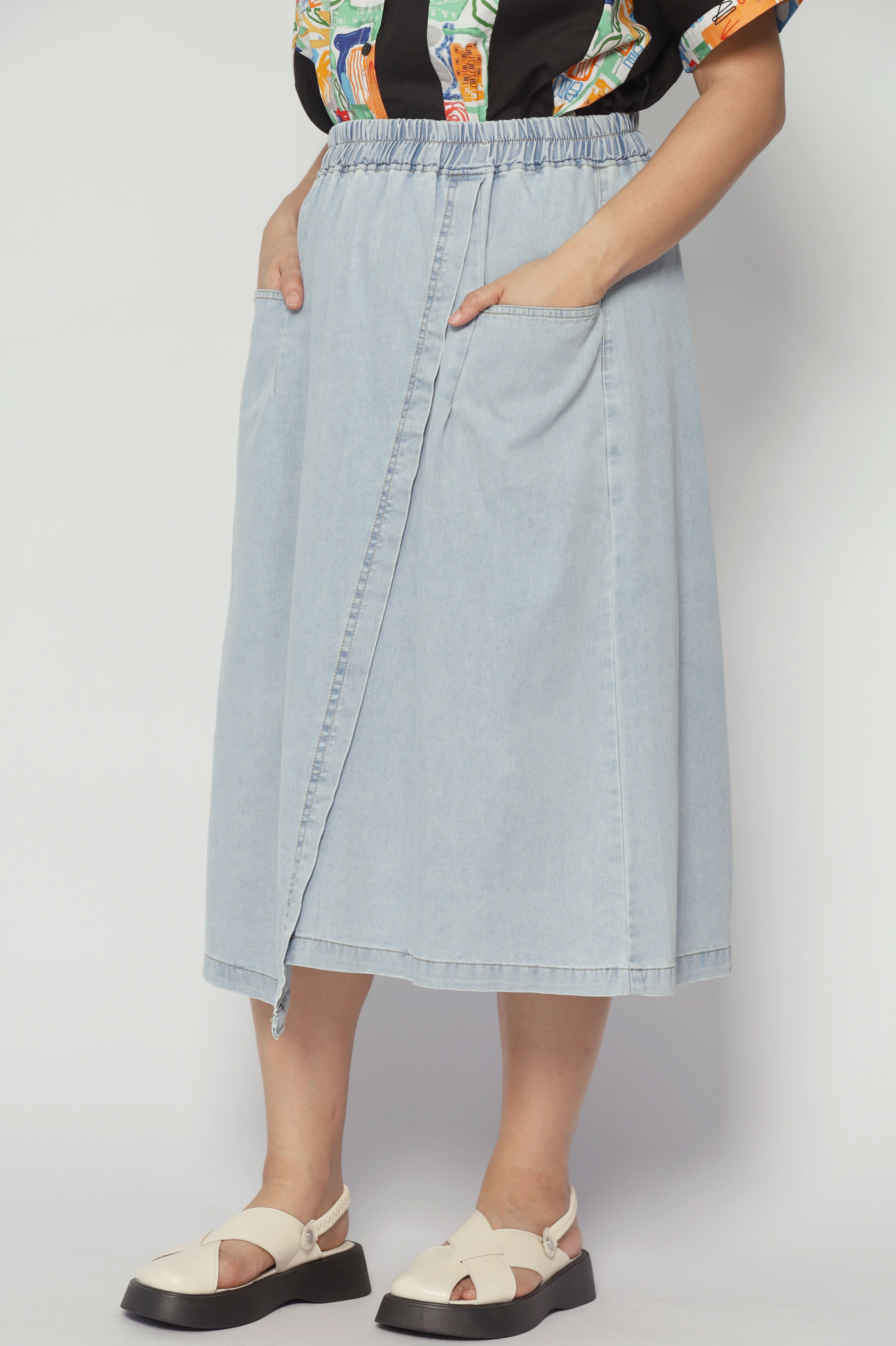Karla Skirt in Light Blue Denim