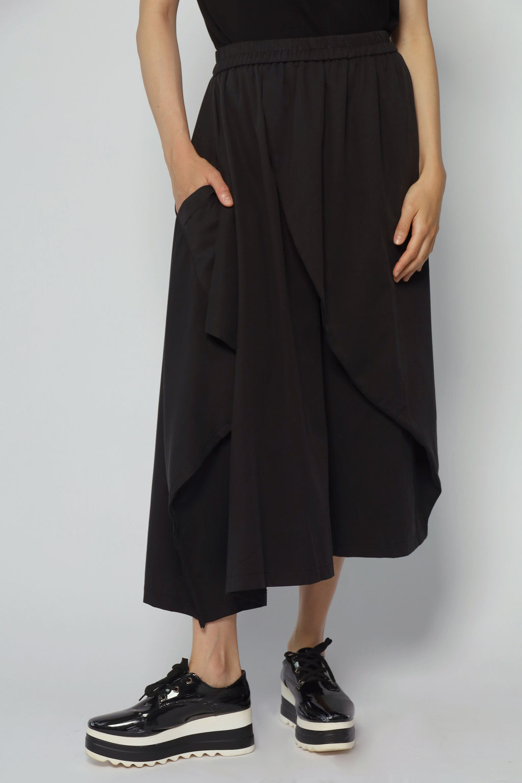 Lizz Pants in Black