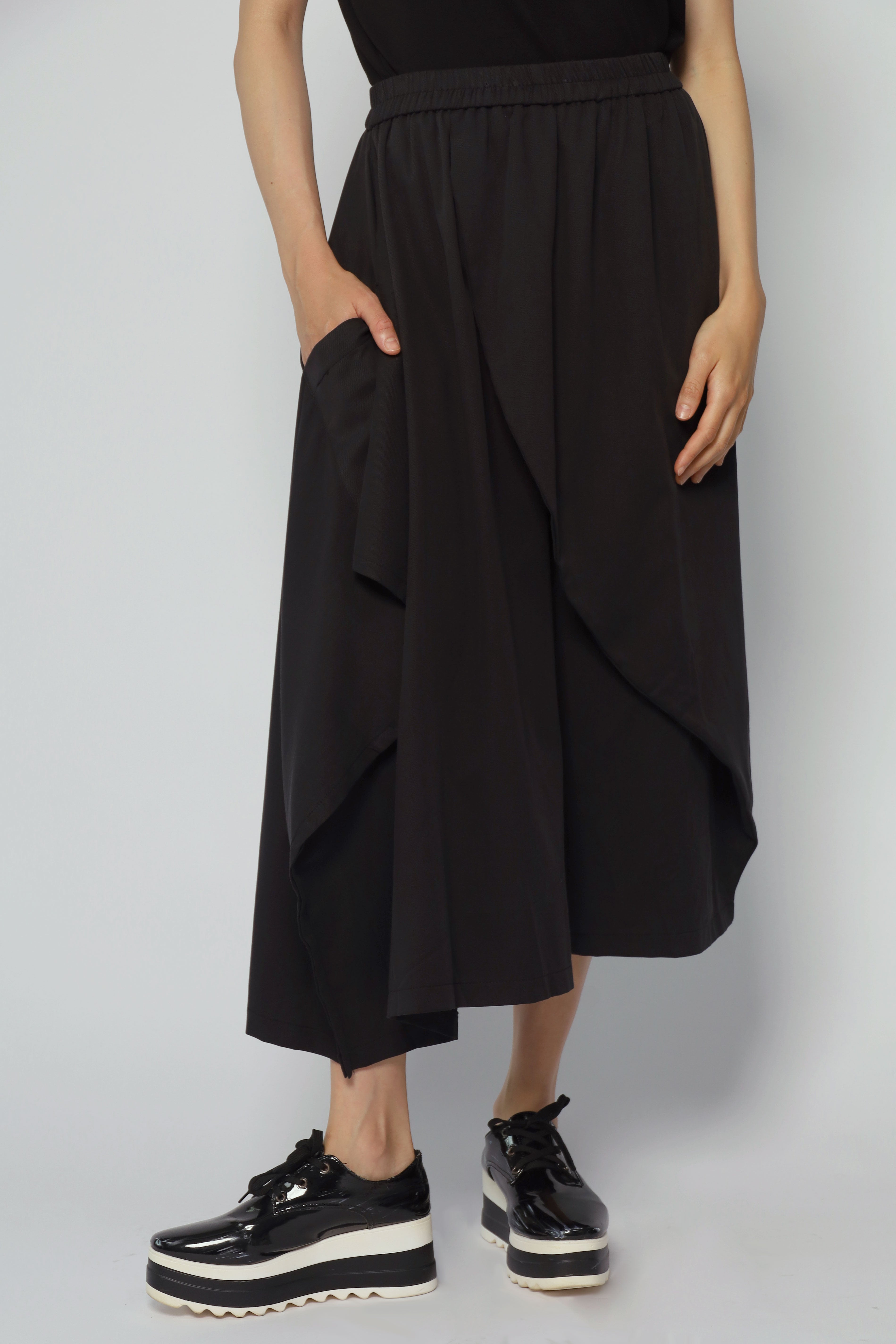 Lizz Pants in Black