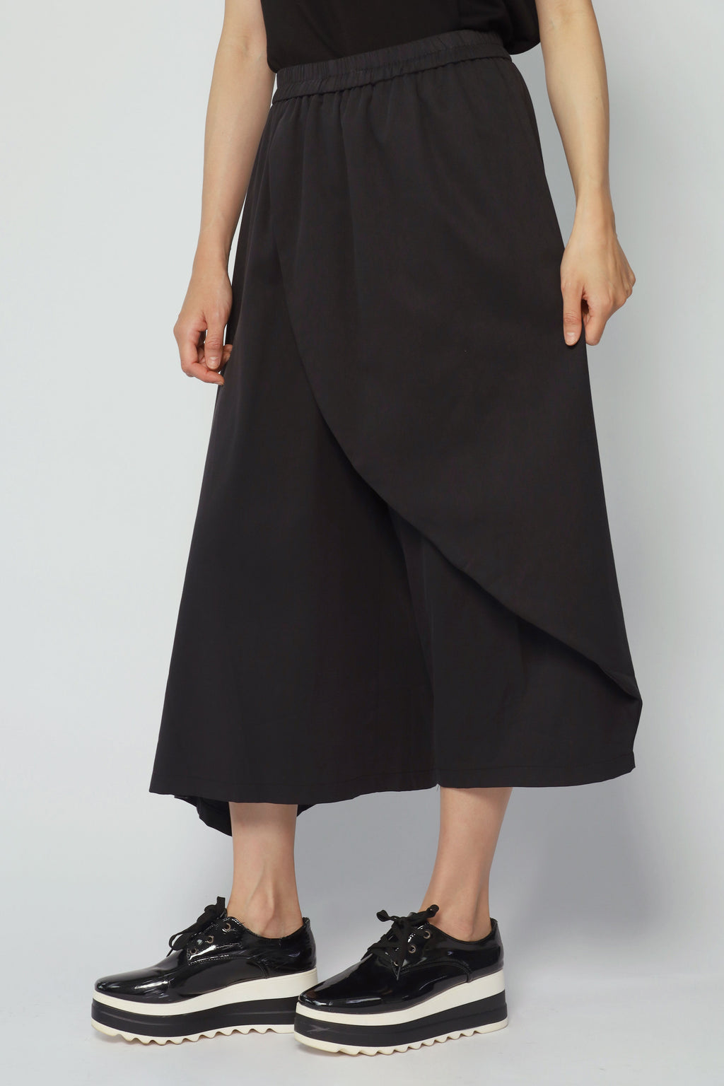 Lizz Pants in Black