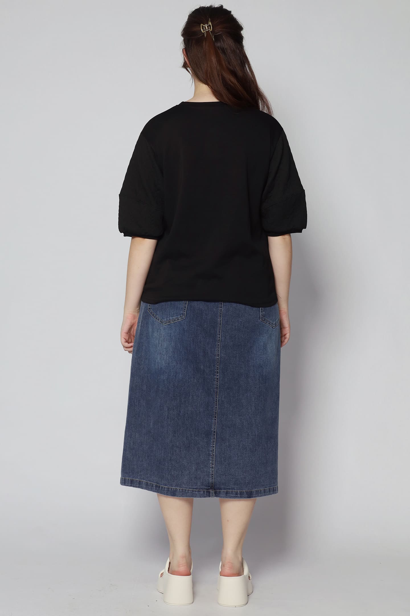 Yuan Embossed Sleeves Top in Black