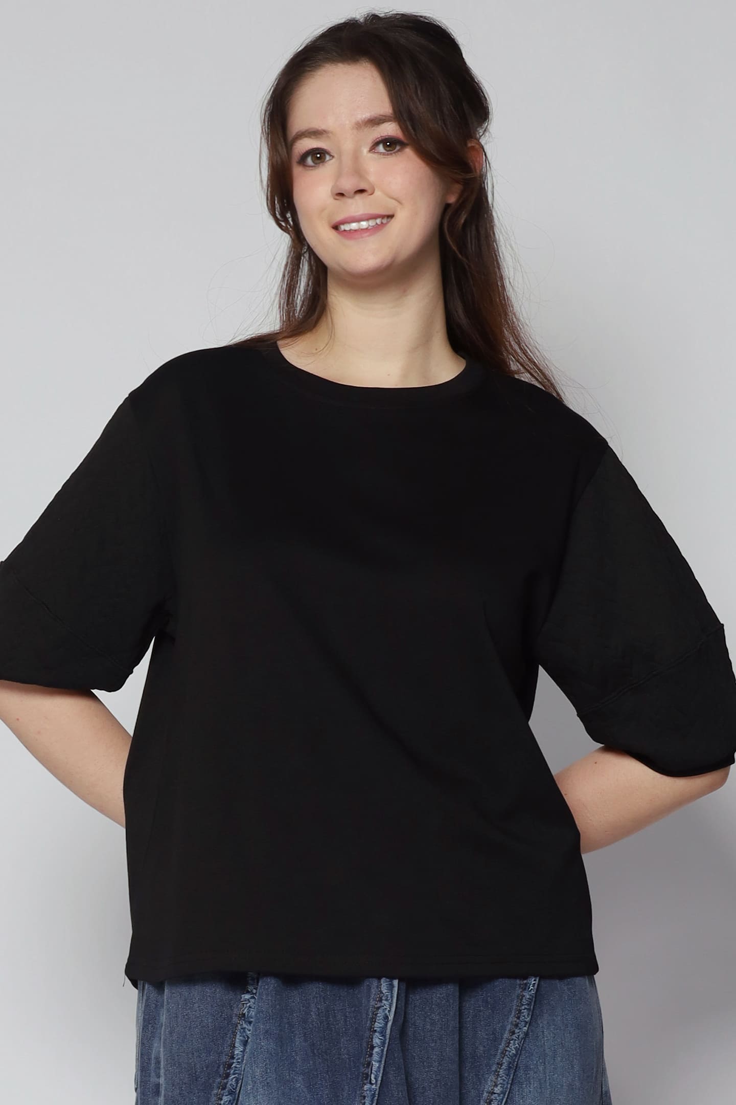 Yuan Embossed Sleeves Top in Black