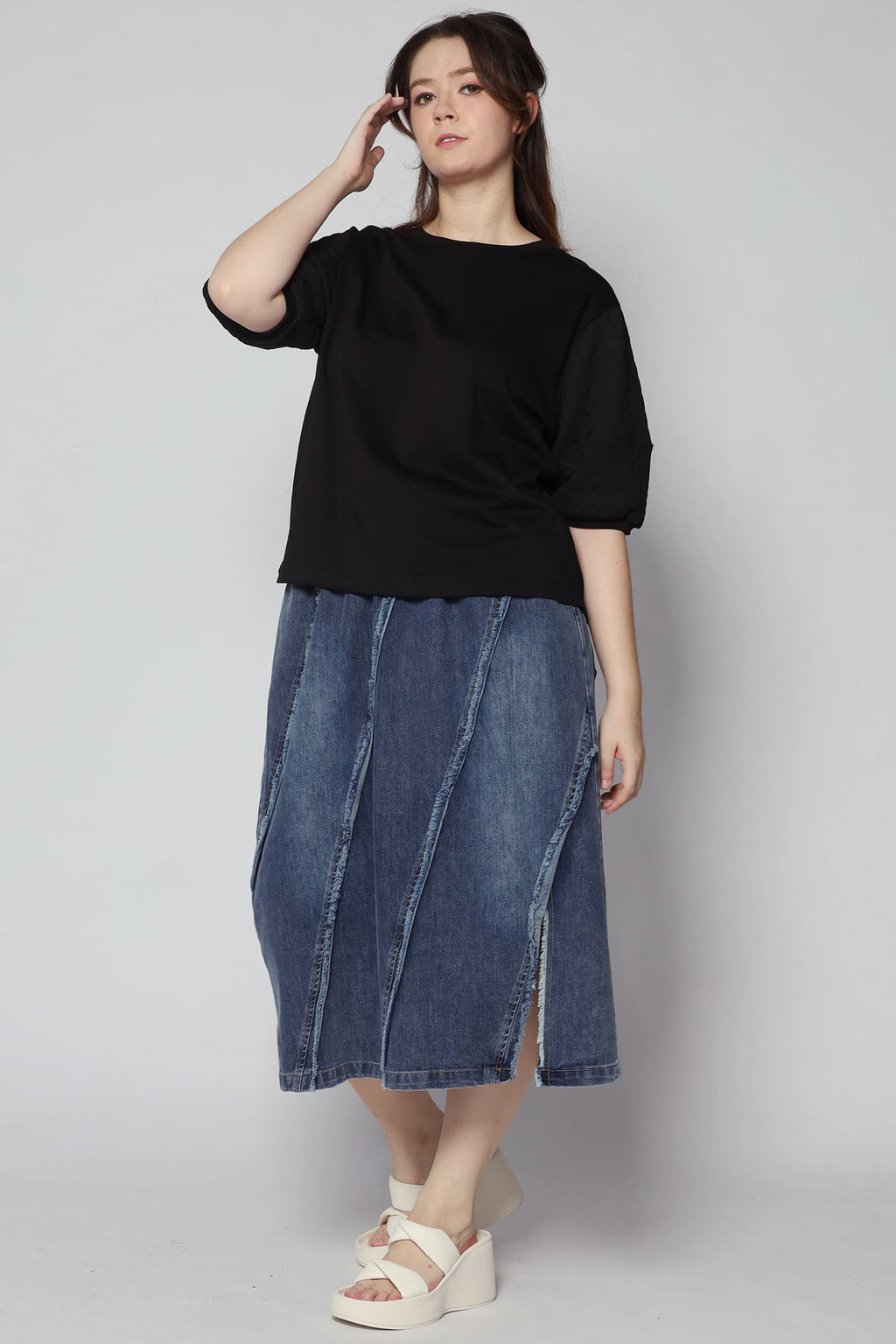 Yuan Embossed Sleeves Top in Black