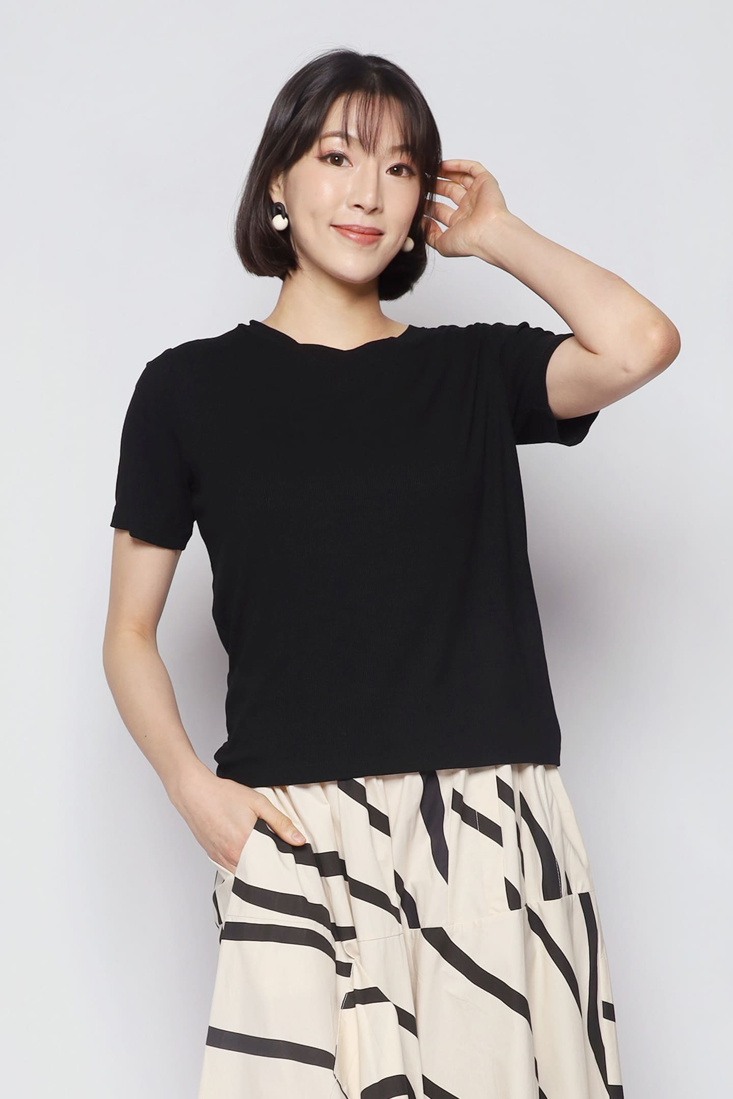 Basic Round Neck Top in Black
