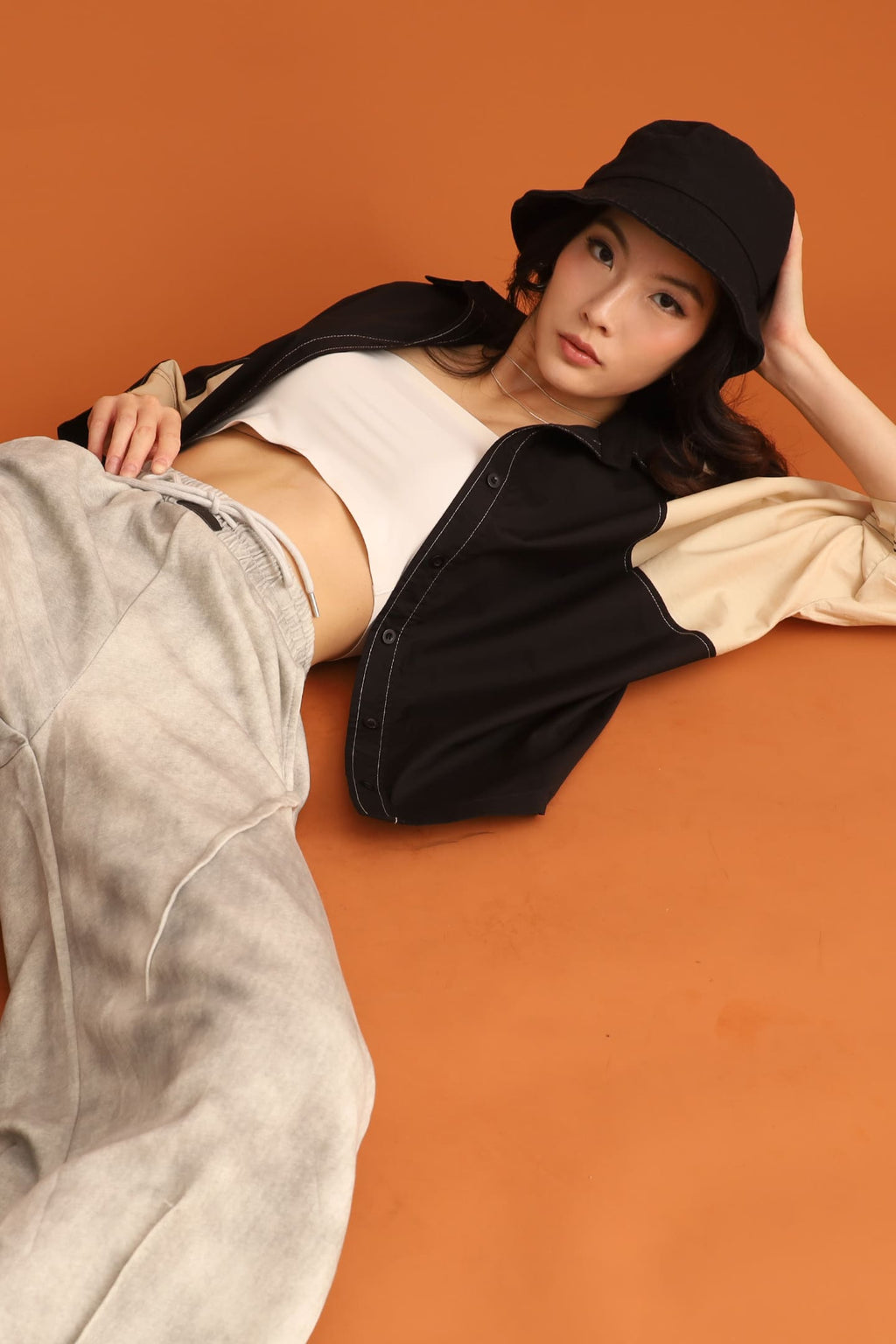 CHOSEN - Doyeon Colourblock Shirt in Cream Black