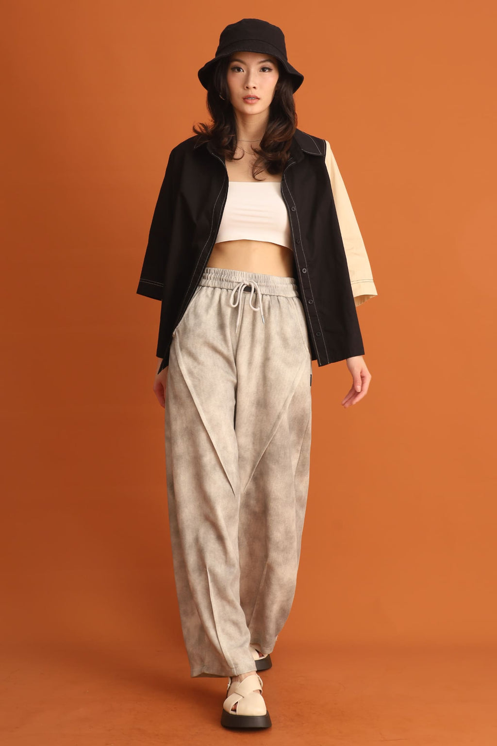 CHOSEN - Doyeon Colourblock Shirt in Cream Black