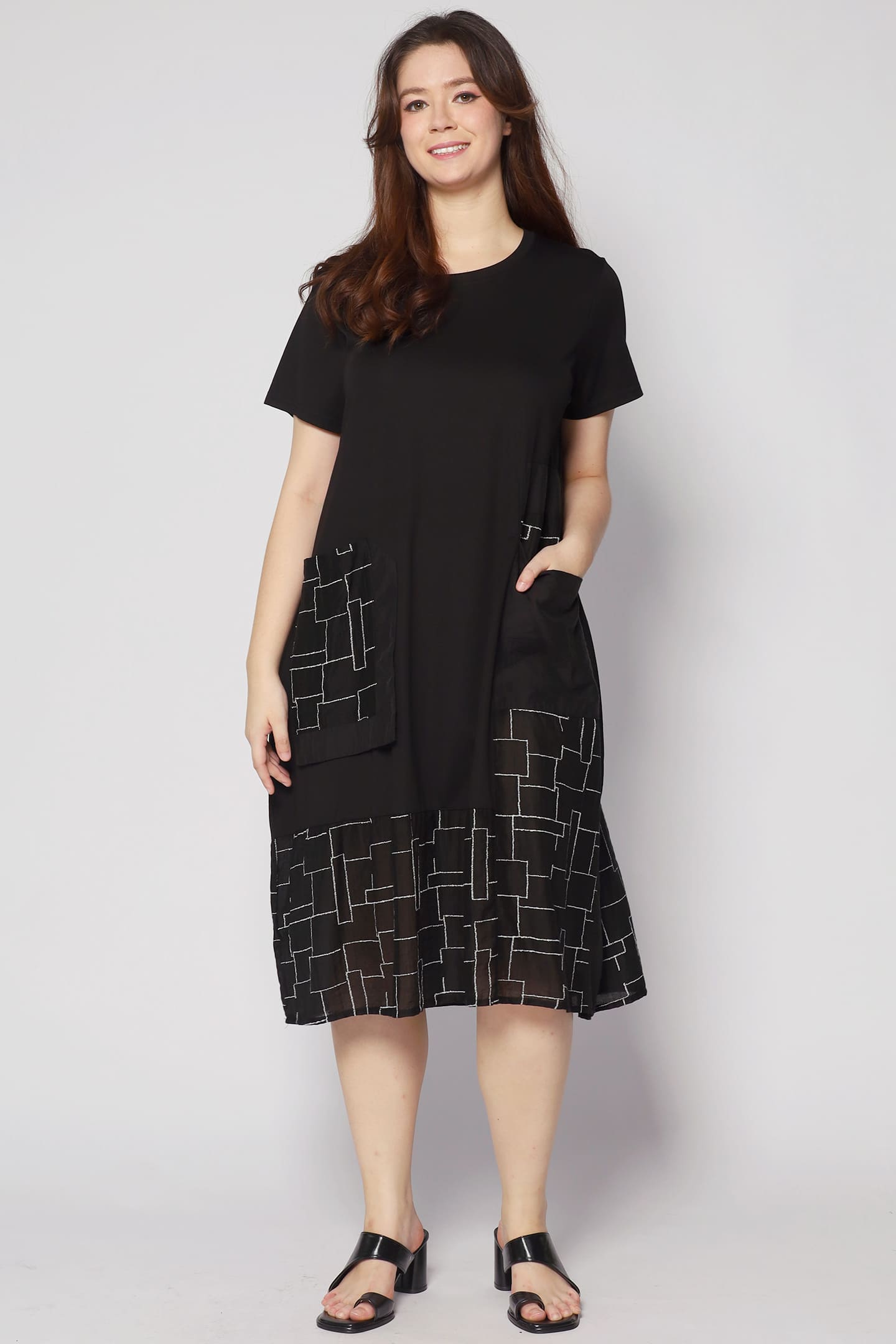 Everly Squares Dress in Black