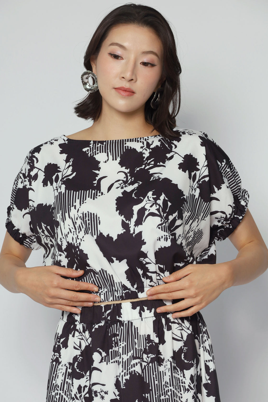Jolin 2 in 1 Skirt Set in Floral Noir
