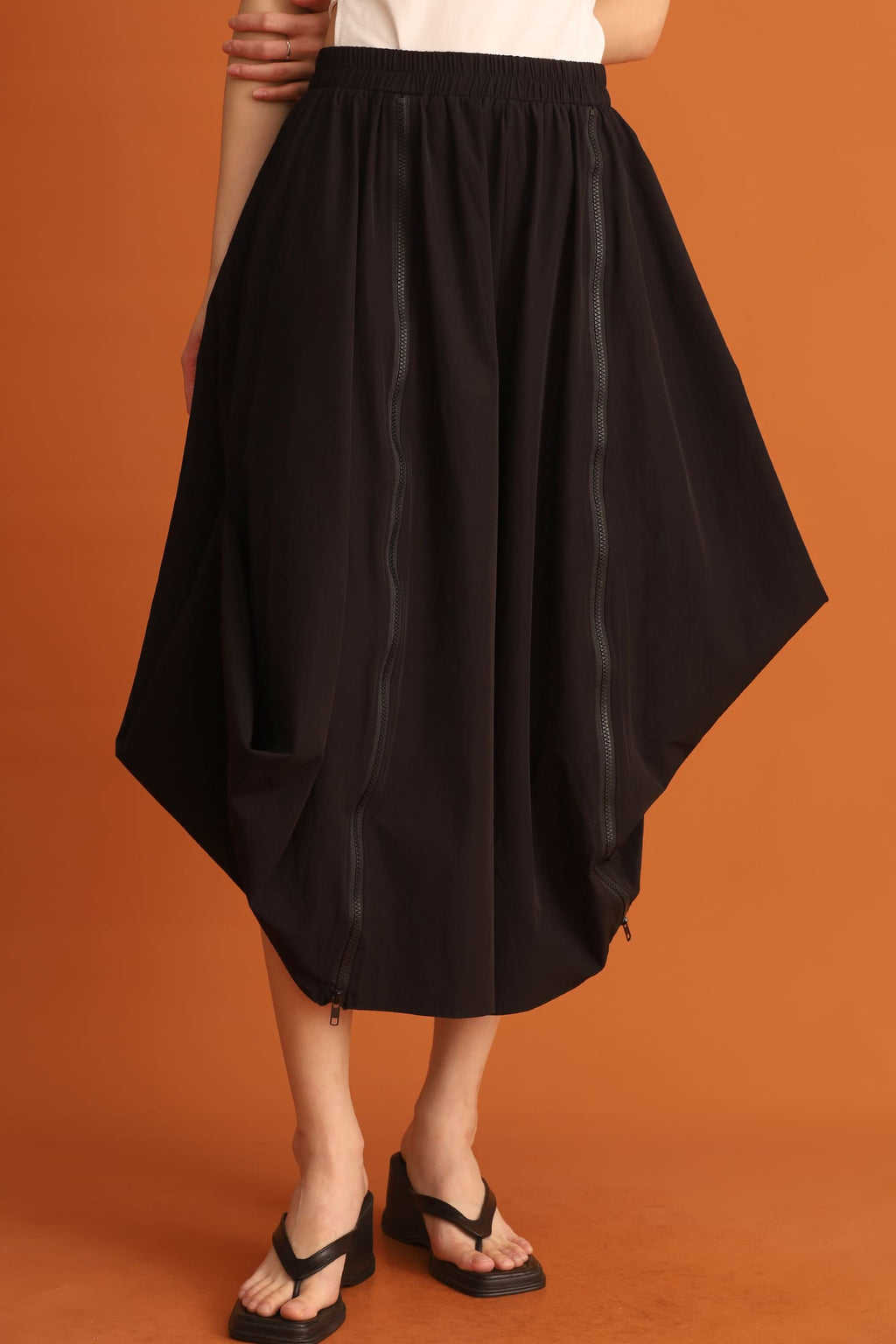 CHOSEN - Suga Zipper Culottes in Black