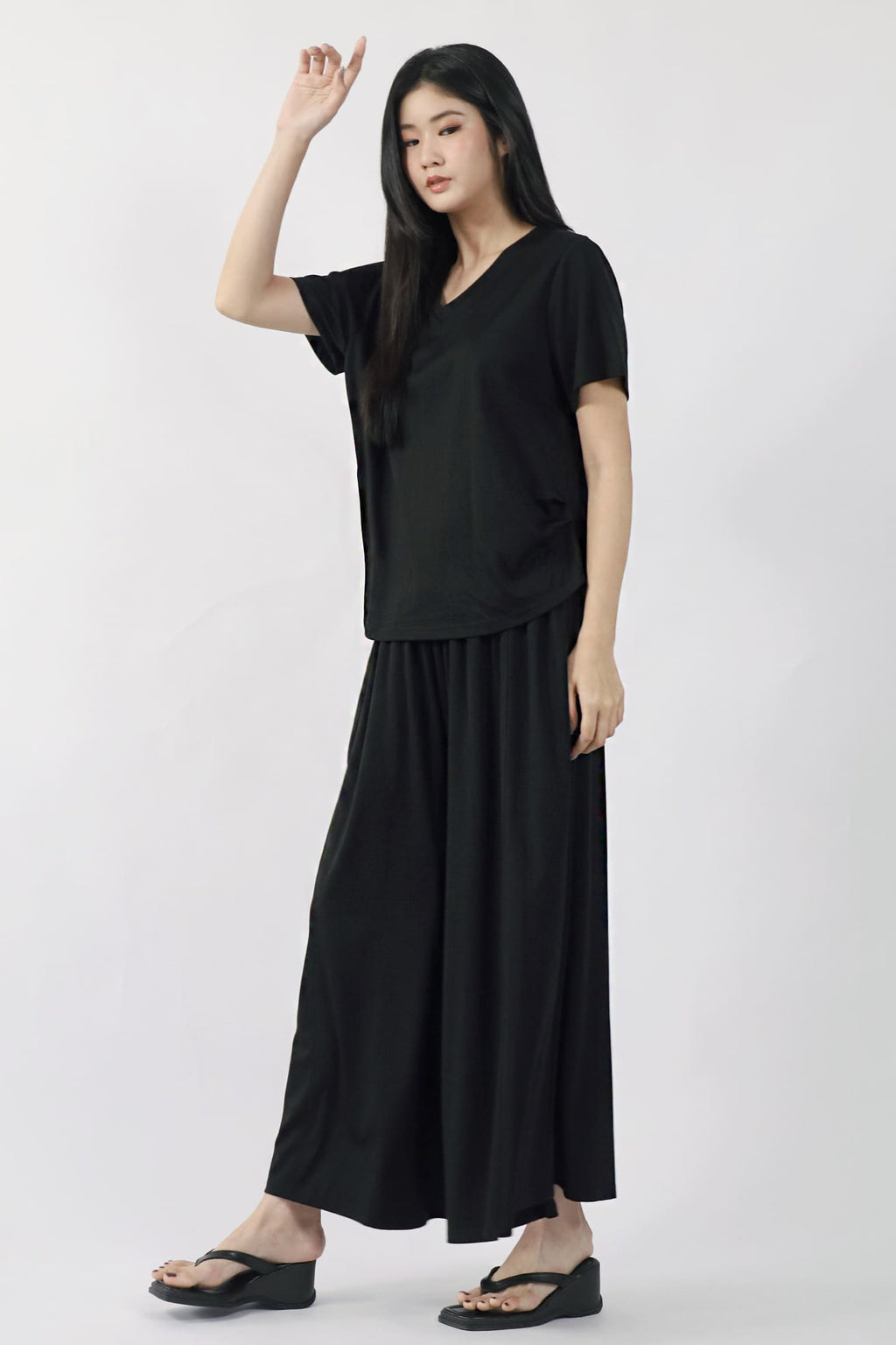 TENCEL - Everytime V Top in Black